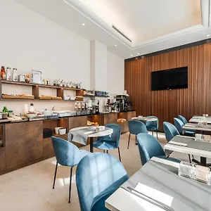 Πανσιόν Astoria Deluxe, Μπολόνια
